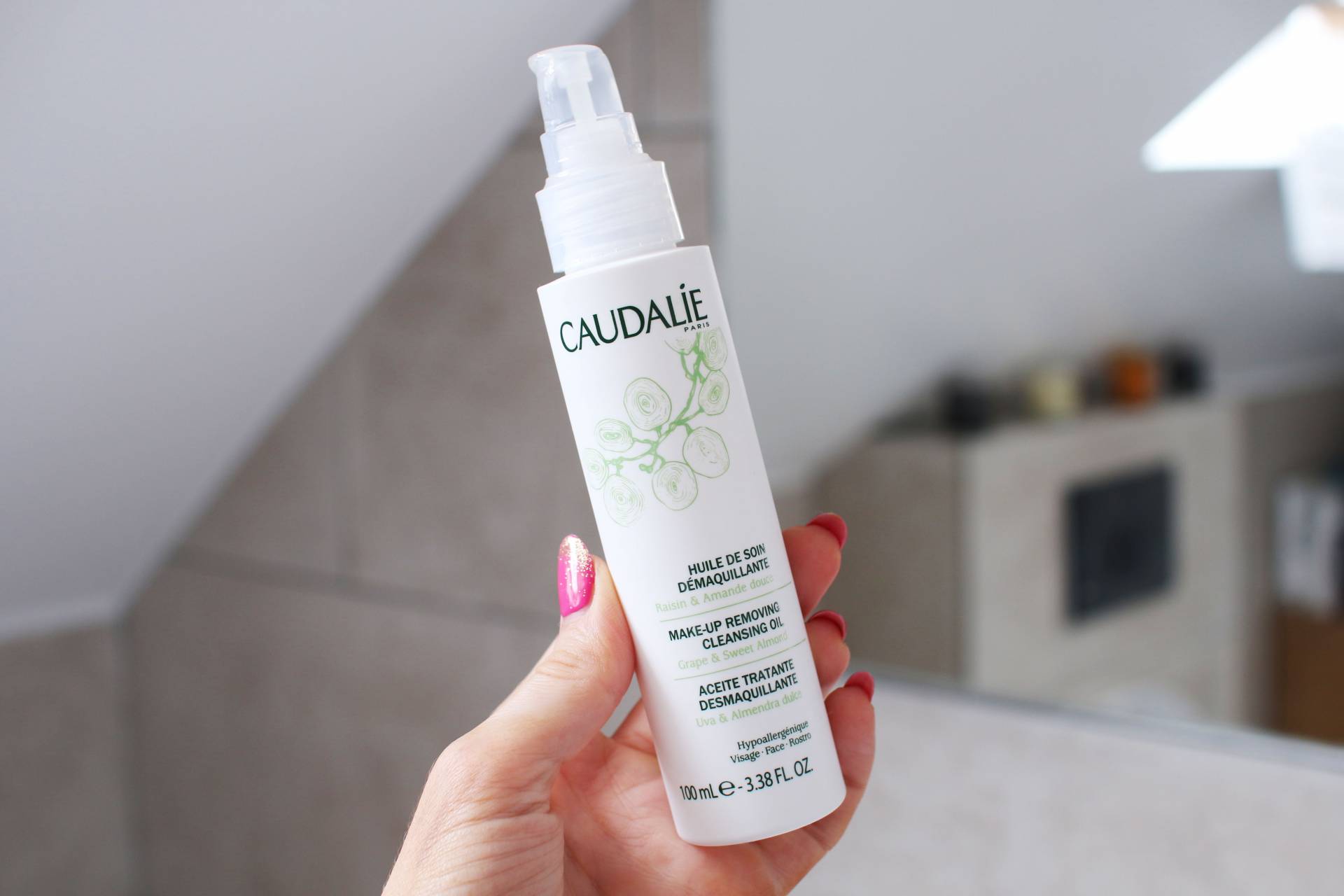 caudalie cleansing oil inthefrow