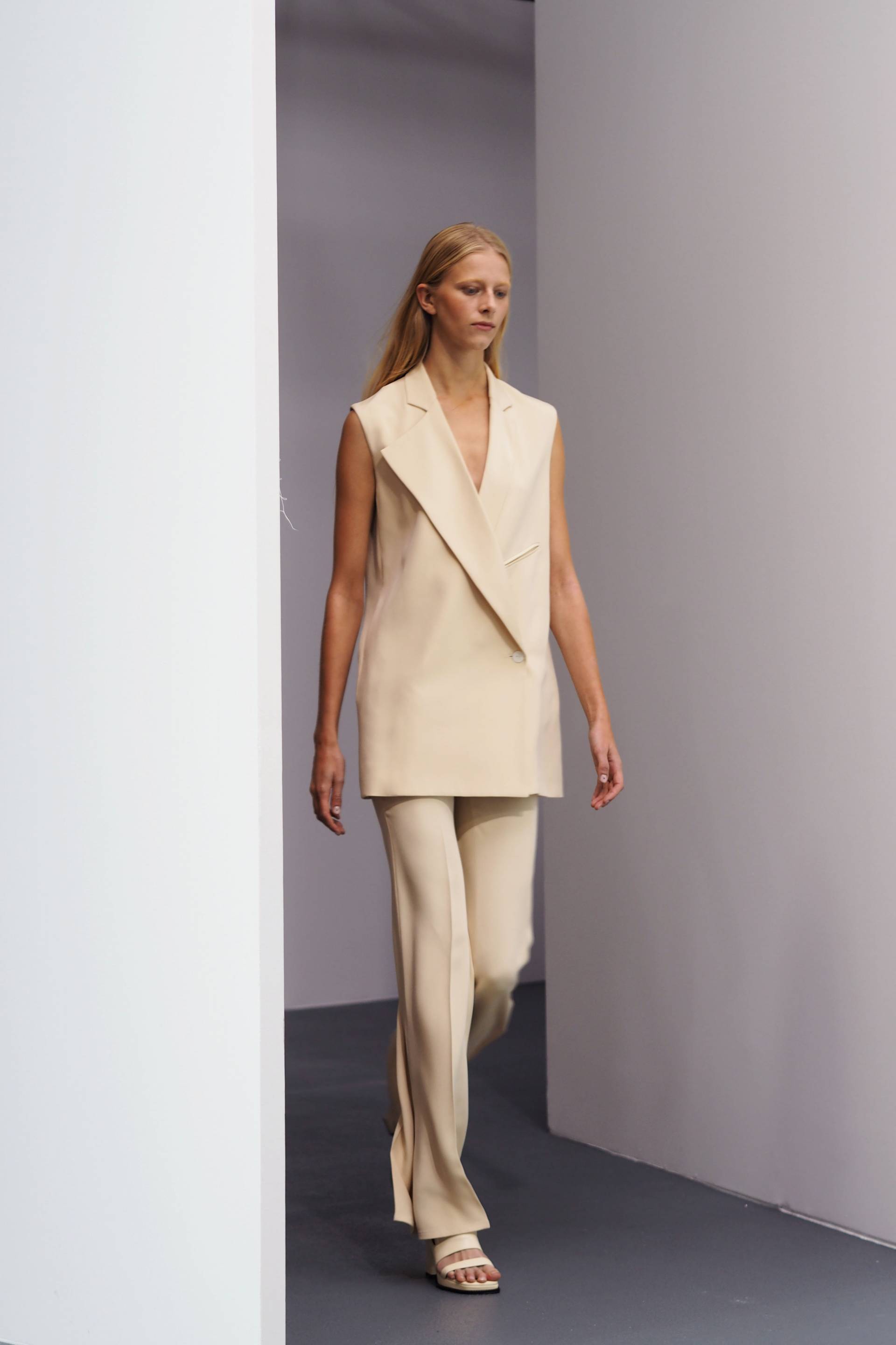 J. JS Lee S/S16 London fashion week