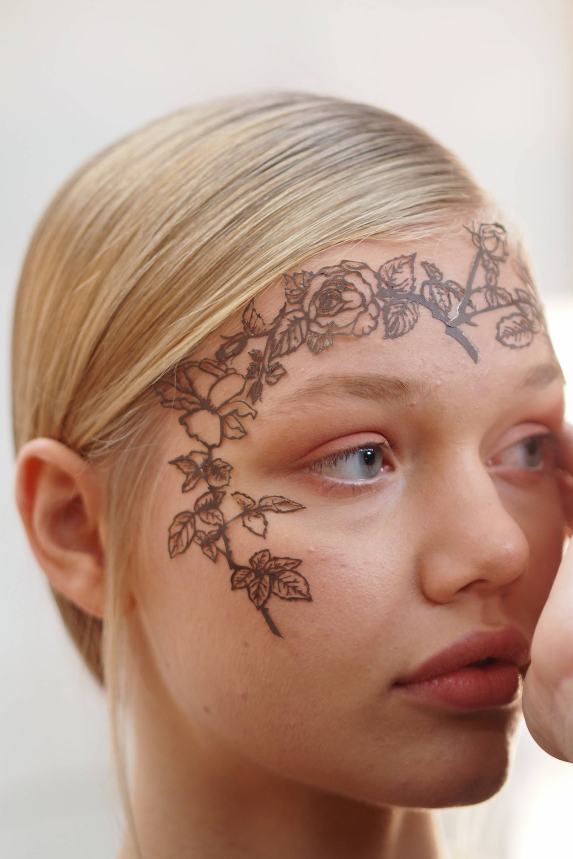 phyllis cohen face lace bora aksu london fashion week s/s16