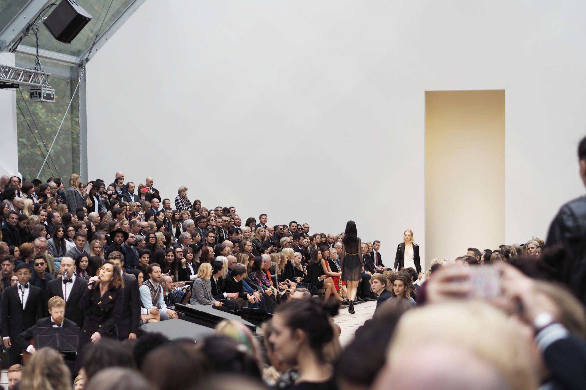 Burberry Spring/Summer 2016 London Fashion Week Runway inthefrow.com