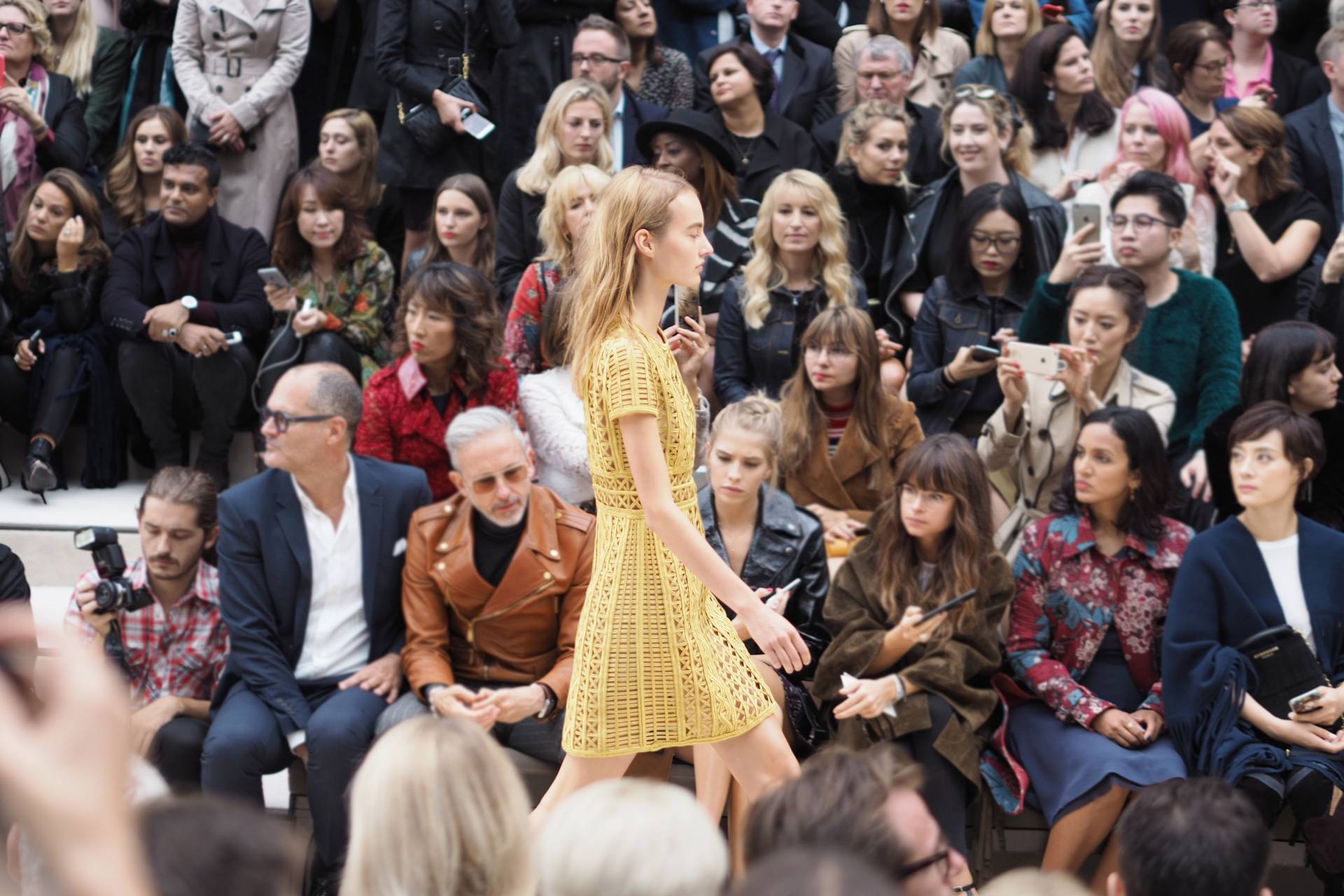 Burberry Spring/Summer 2016 London Fashion Week Runway inthefrow.com
