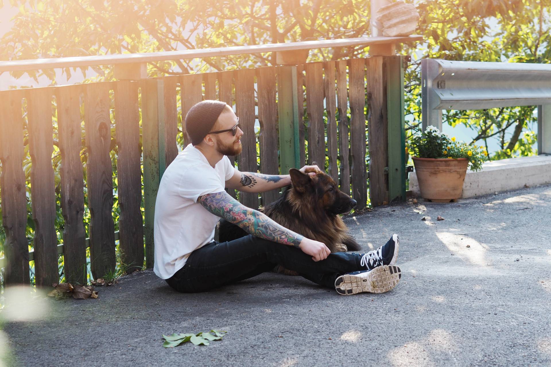 alex with the farmers dog