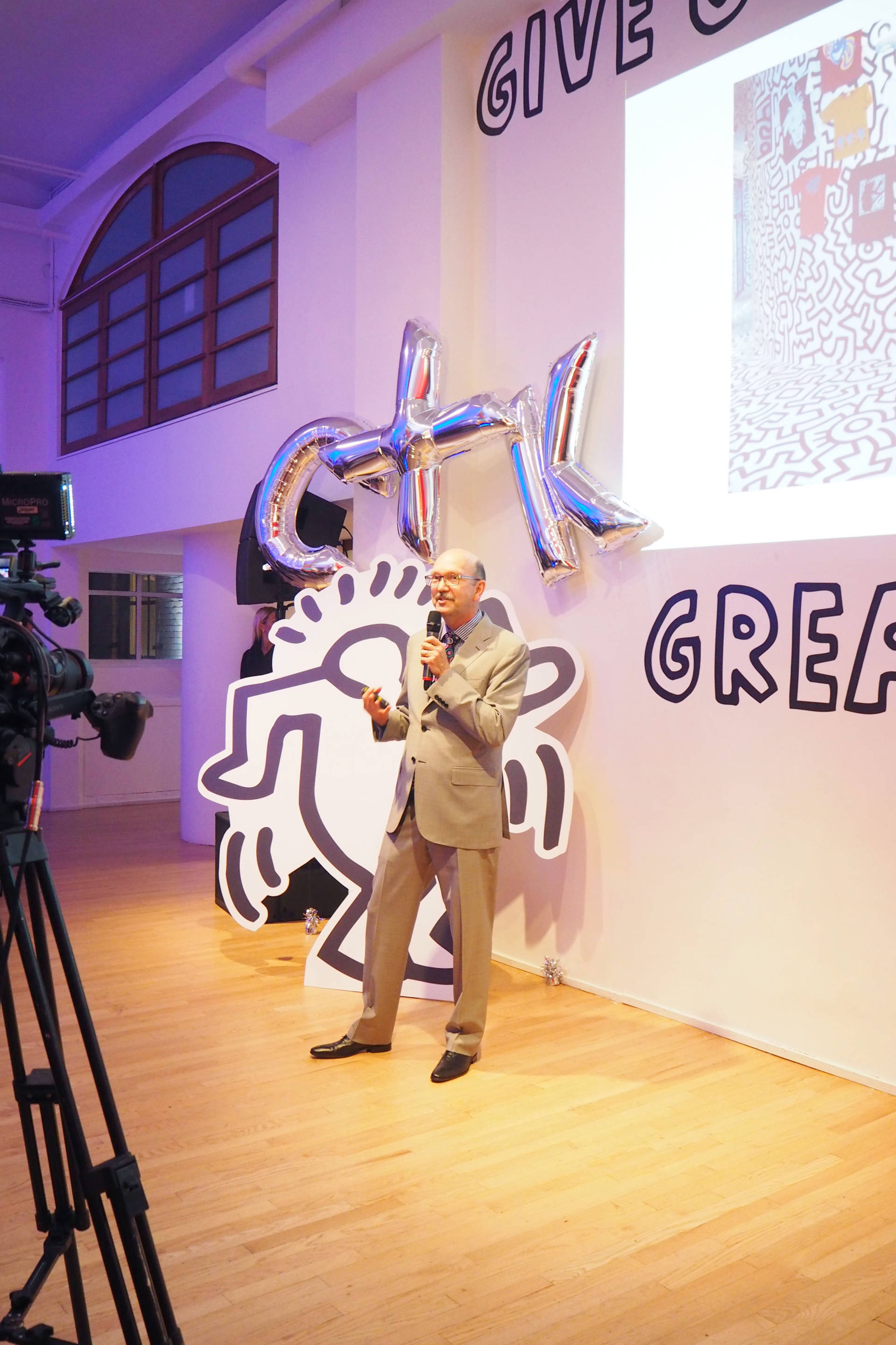 Dr Robb at clarisonic x keith haring clarisonic mia 2 caollaboration