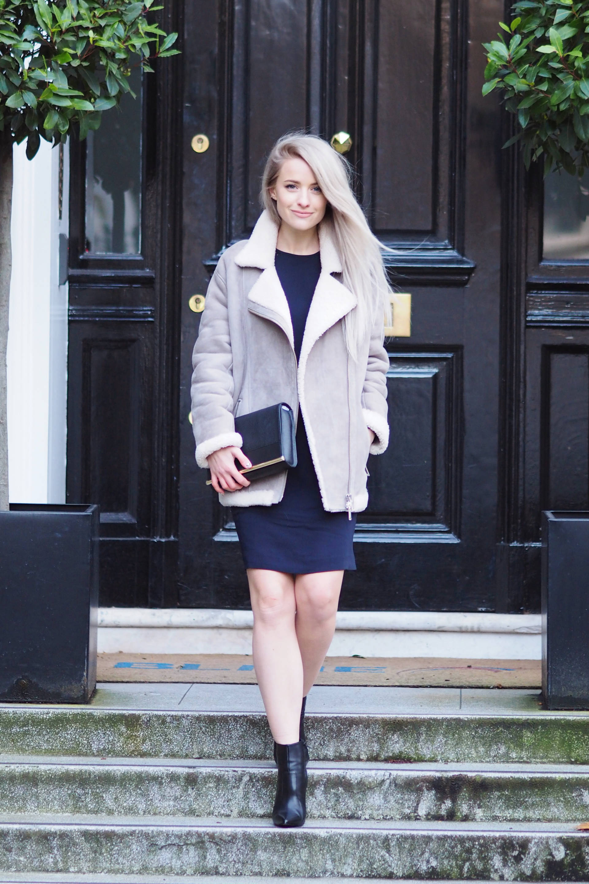 Why You Need a Pair of Winter Ankle Boots - Inthefrow