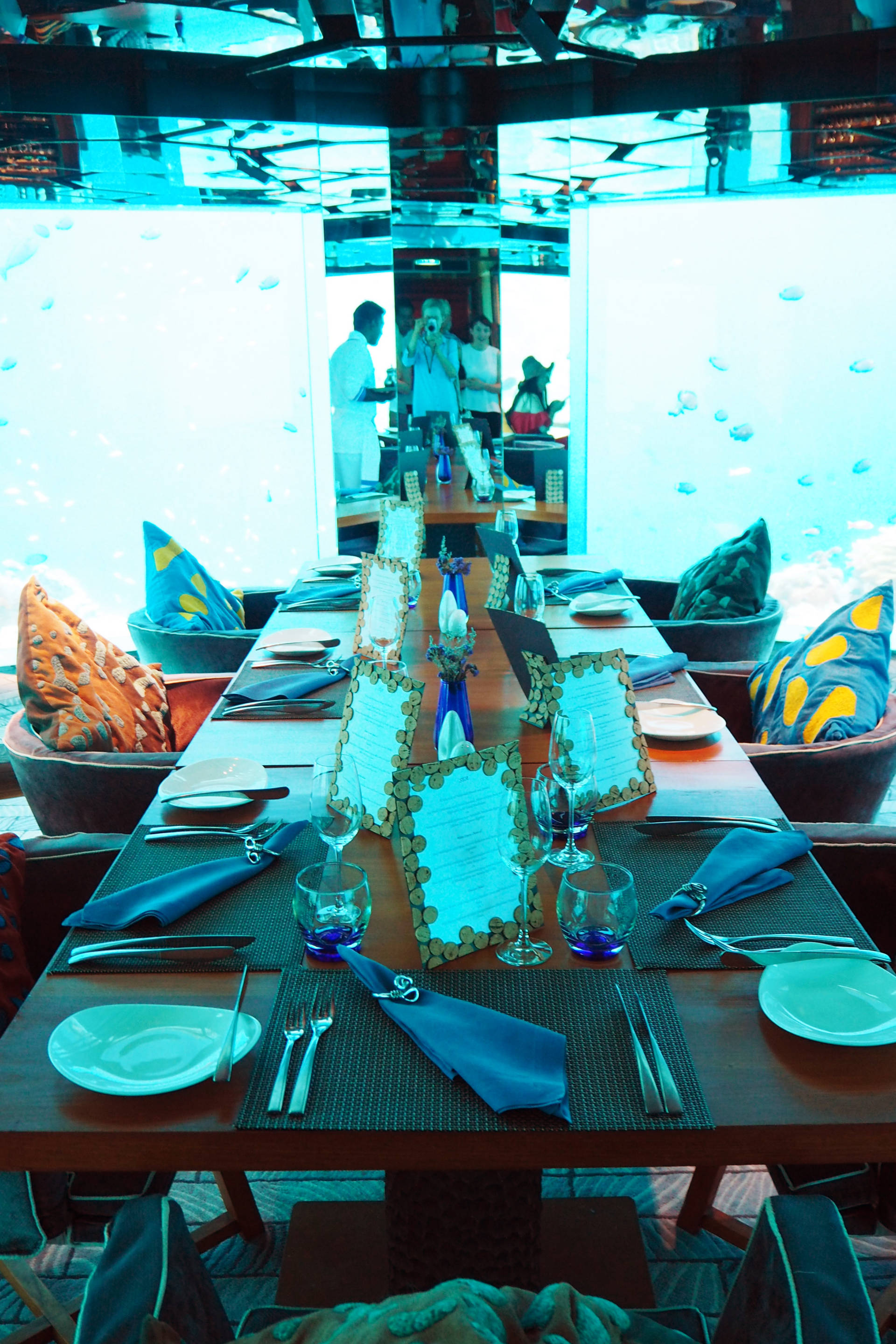 the maldives anantara kihavah underwater restruatn the maldives anantara kihavah underwater restaurant