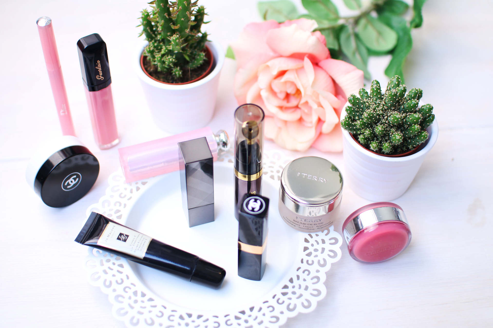 chanel lip balm pot