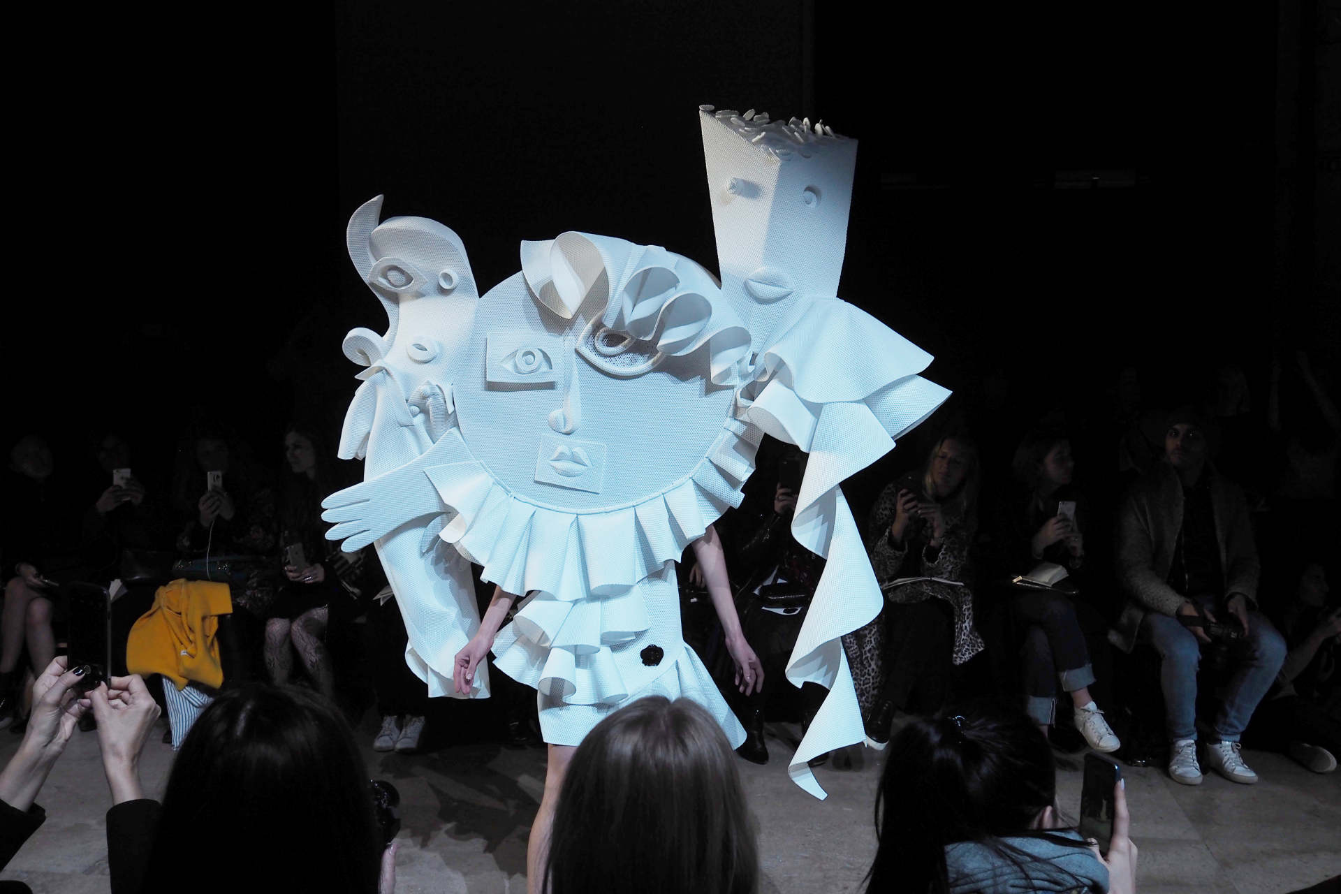 OLYMPUS DIGITAL CAMERA viktor and rolf couture 2016