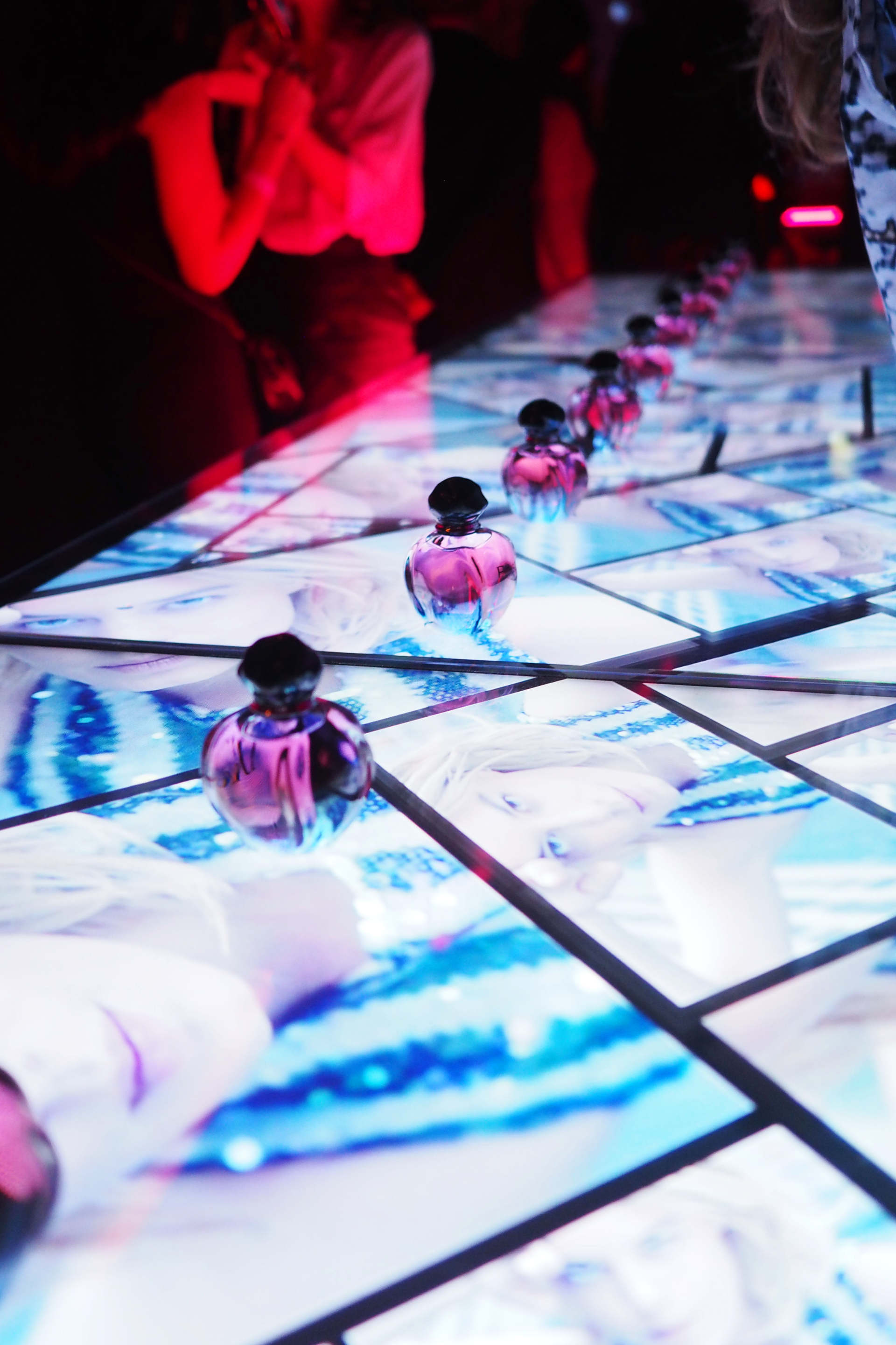 OLYMPUS DIGITAL CAMERA dior poison girl party
