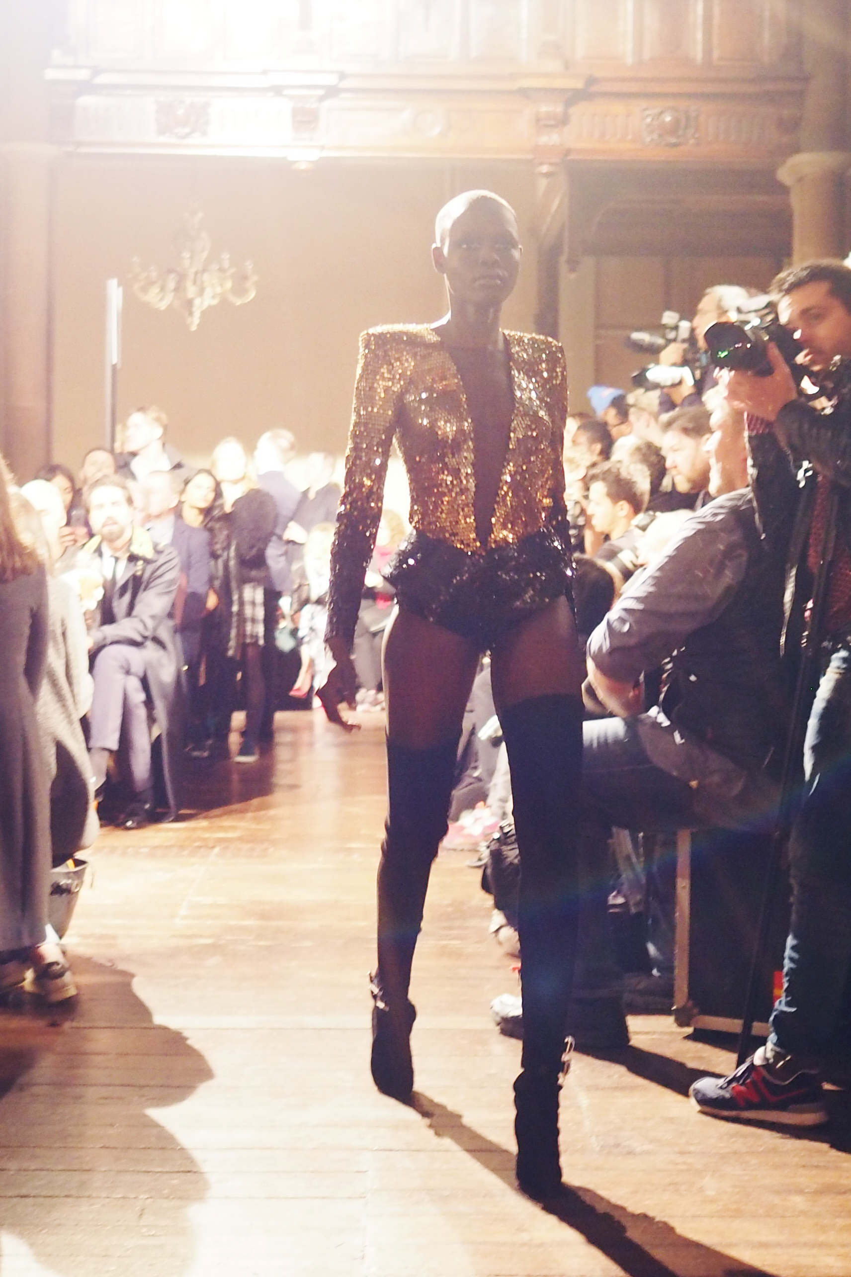 OLYMPUS DIGITAL CAMERA julien macdonald aw2016 lfw inthefrow