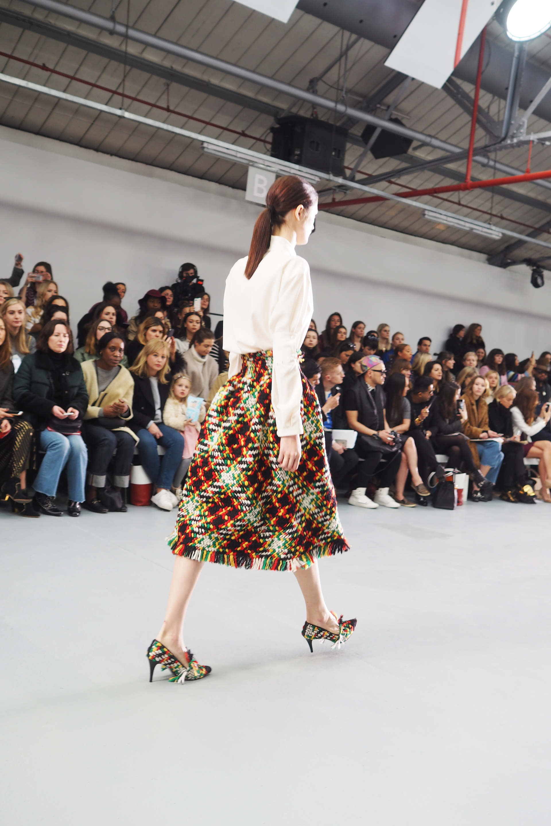 OLYMPUS DIGITAL CAMERA j js lee a/w16 london fashion week inthefrow