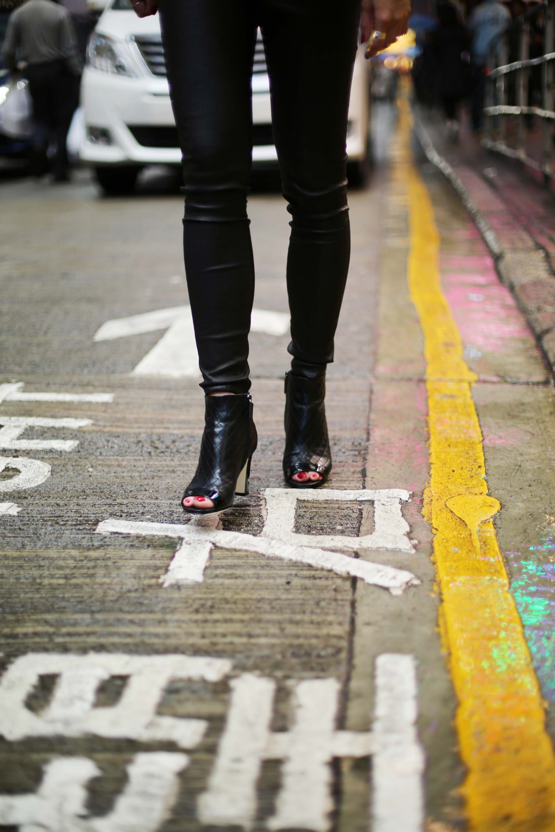 5G5A0738 inthefrow hong kong with mcm chanel boots