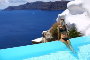 Bikini to Evening: Santorini Lookbook - Inthefrow