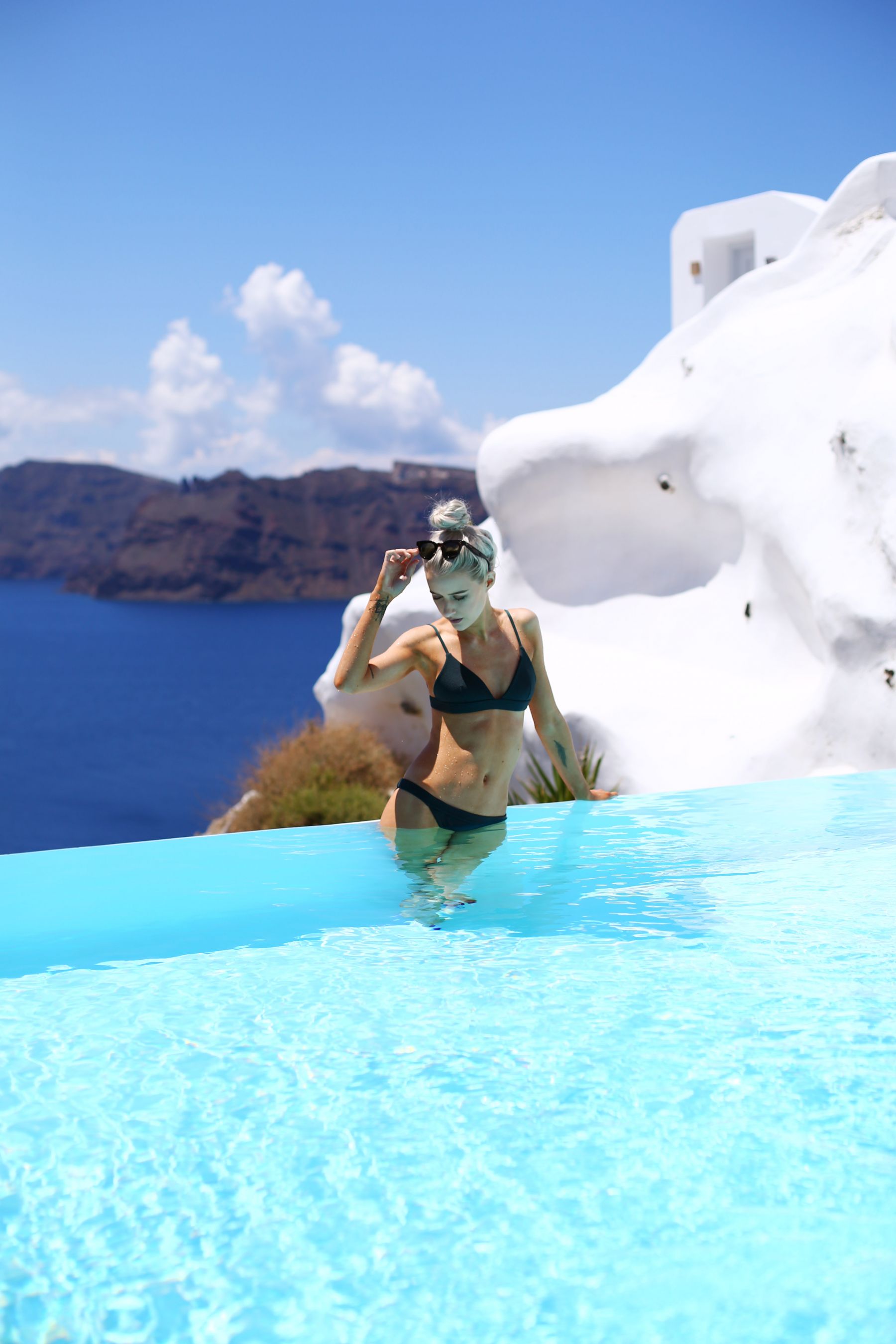 5G5A2319 Santorini Reiss Outfits: Bikini Daytime to Evening / Inthefrow