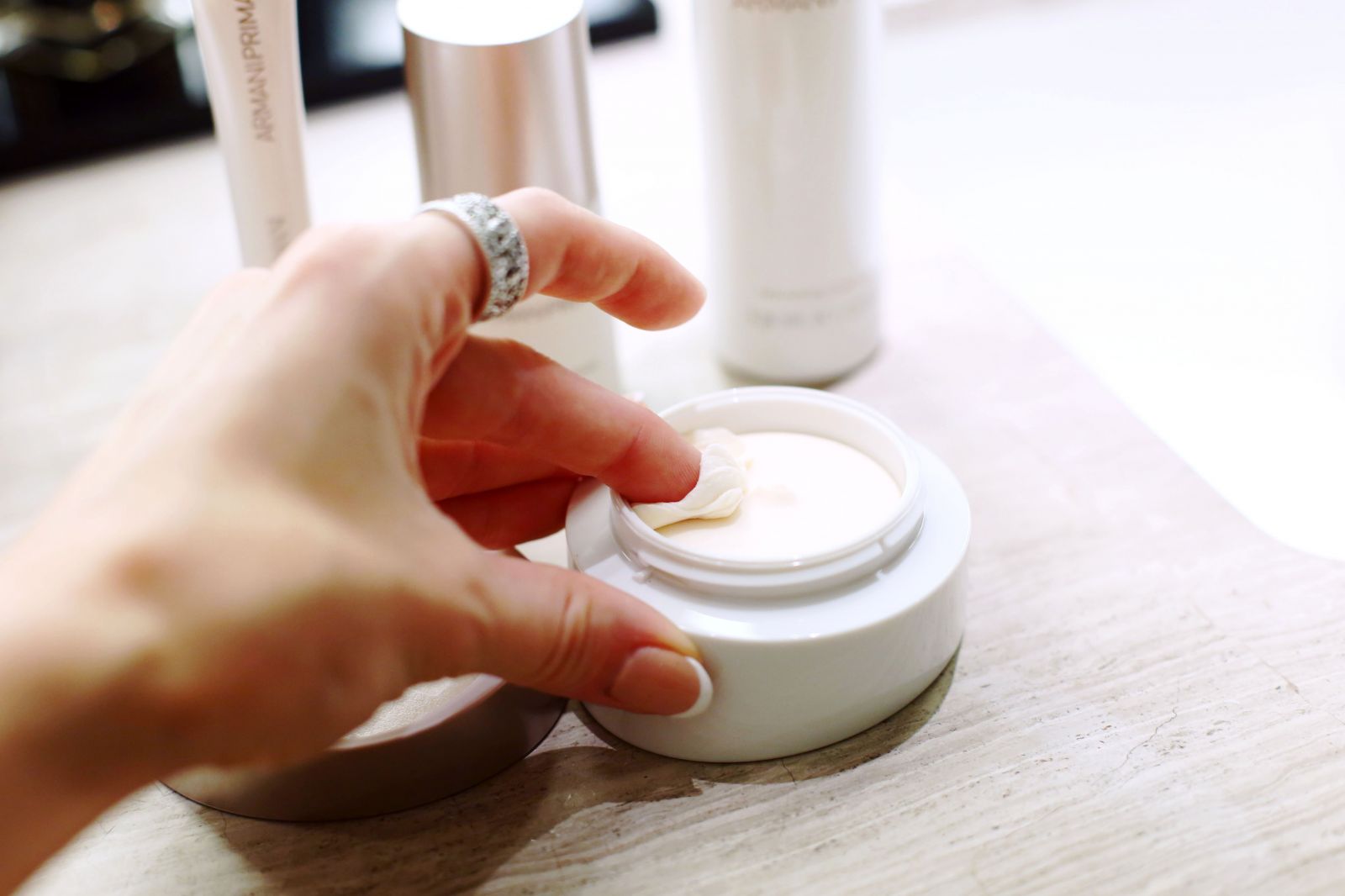 glow on moisturizing balm armani